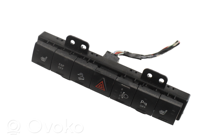 Jeep Cherokee Przycisk świateł awaryjnych P04602994AA