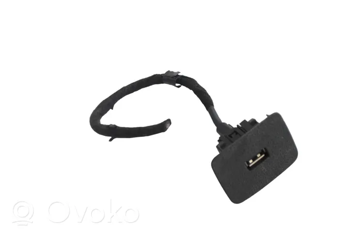 Ford Fiesta USB-pistokeliitin C1BBA045K12EAW