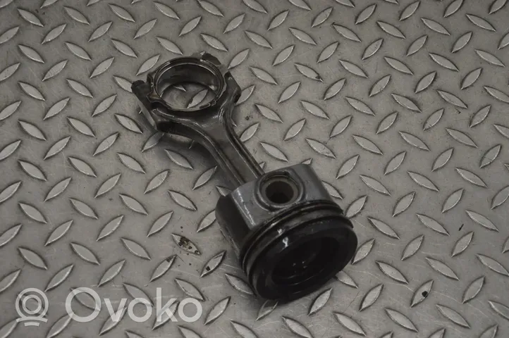 Toyota Land Cruiser (J150) Piston 50D