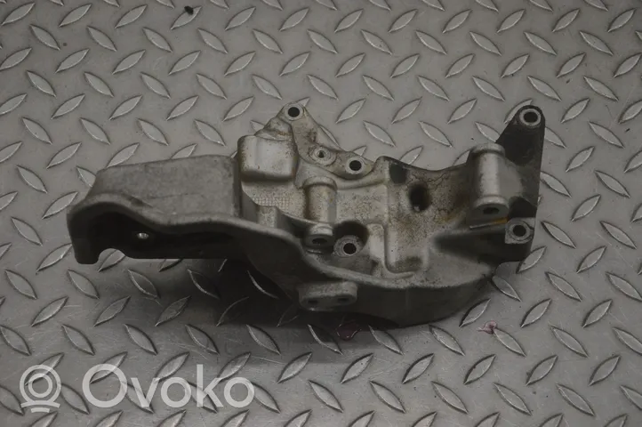 Volvo V40 Polttoainepumpun kiinnike 31401103