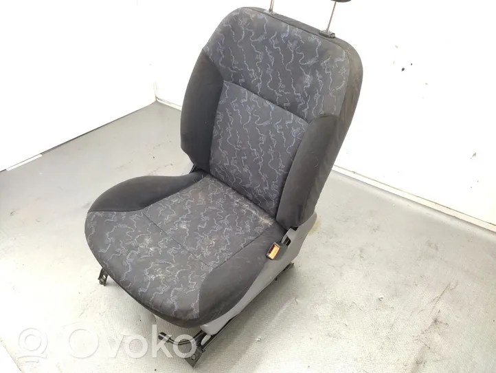 Nissan Terrano Priekinė keleivio sėdynė 870008F000