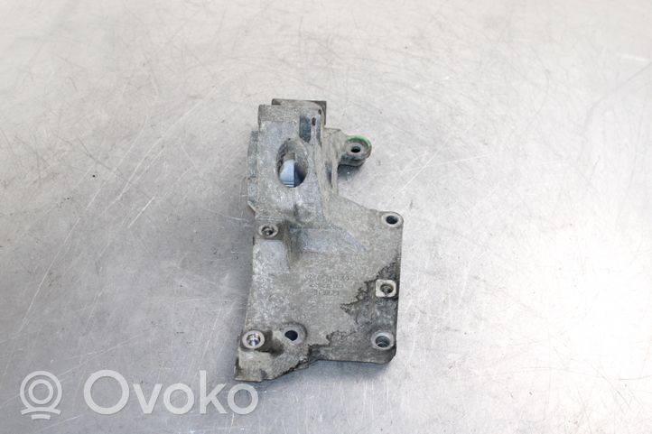 Volkswagen Polo IV 9N3 Support de générateur / alternateur 038903143AG