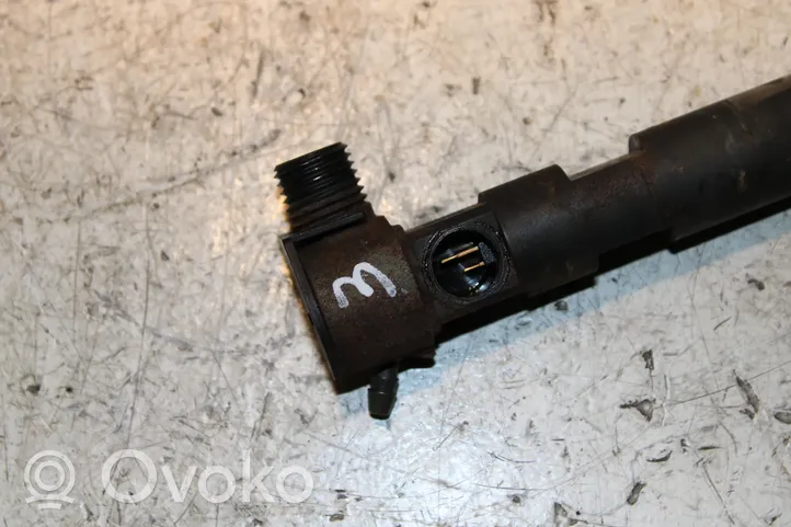 Chevrolet Captiva Fuel injector 25183186