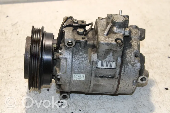 Volkswagen PASSAT B5.5 Compressore aria condizionata (A/C) (pompa) 8D0260808