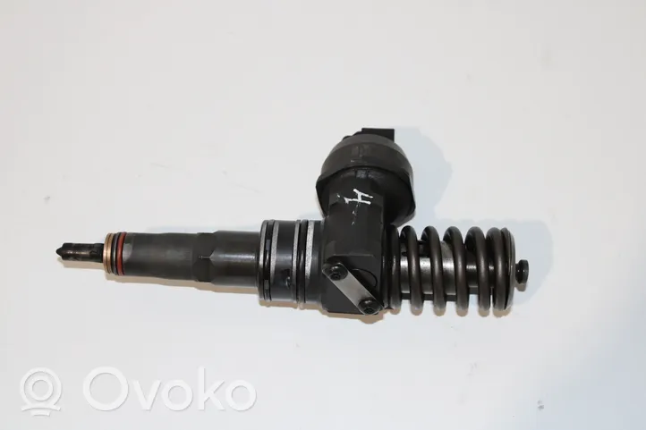 Skoda Fabia Mk1 (6Y) Injecteur de carburant 038130073AJ