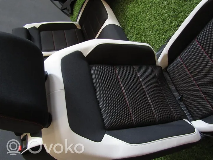 Volkswagen T-Roc Sėdynių komplektas 