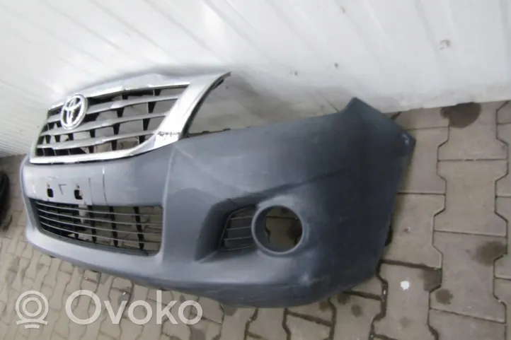 Toyota Hilux (N50, N60, N70) Front bumper Zderzak