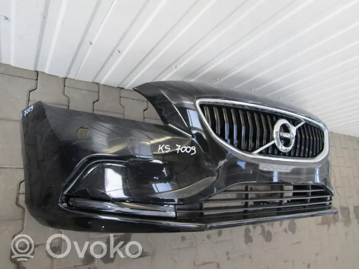 Volvo V40 Zderzak przedni 31283732