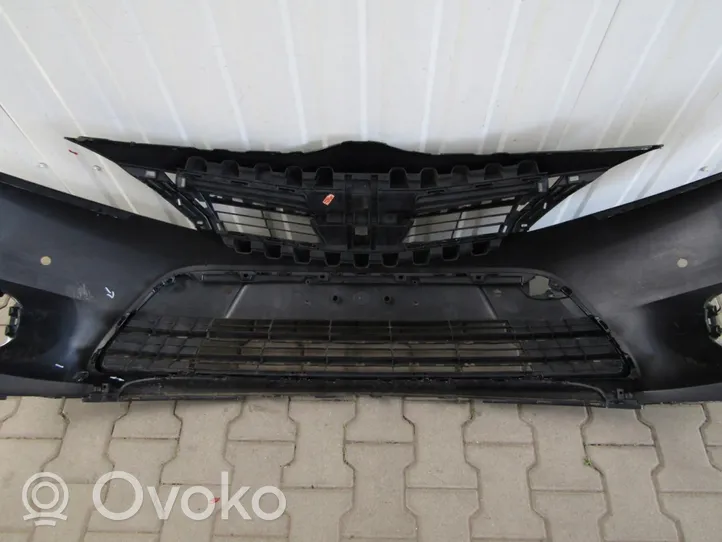 Toyota Corolla Verso E121 Zderzak przedni 52119-0F120