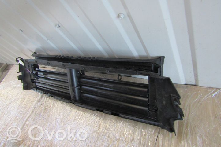 Audi A5 Prowadnica powietrza intercoolera 8W6122321