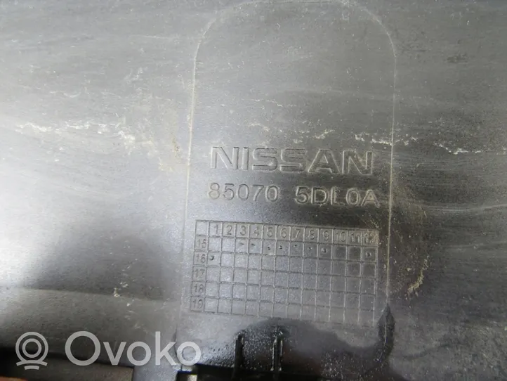 Infiniti Q30 Modanatura della barra di rivestimento del paraurti anteriore 850705DL0A