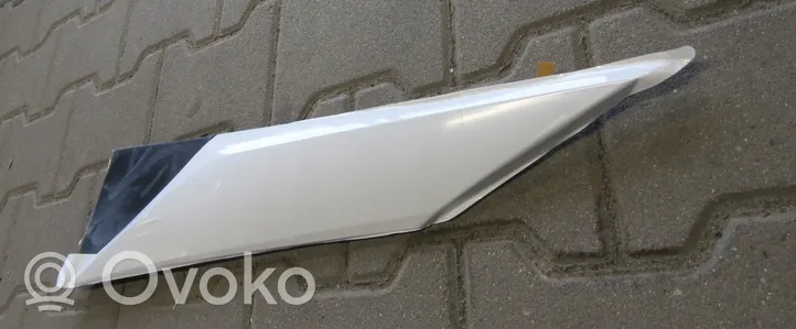 Toyota Aygo AB10 Listwa / Nakładka na błotnik przedni 60118-YY011