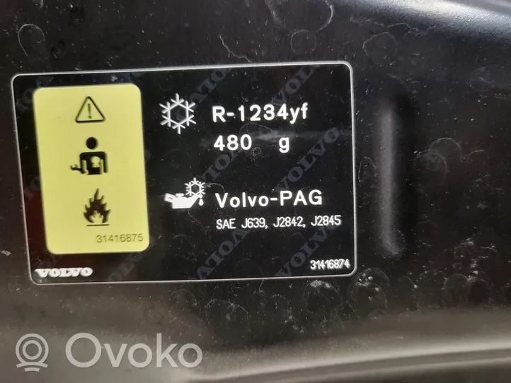 Volvo XC40 Vano motore/cofano VOLVO