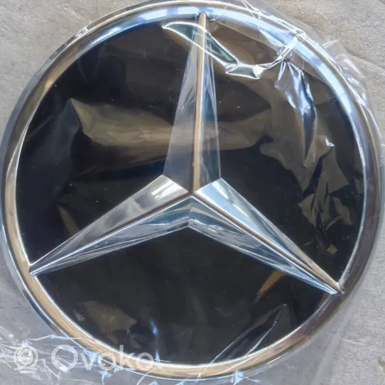 Mercedes-Benz CLA C118 X118 Valmistajan merkki/logo/tunnus A0008880400