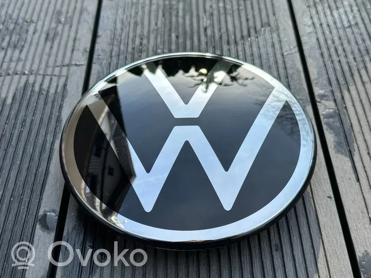 Volkswagen Golf VIII Mostrina con logo/emblema della casa automobilistica 5H0853601N