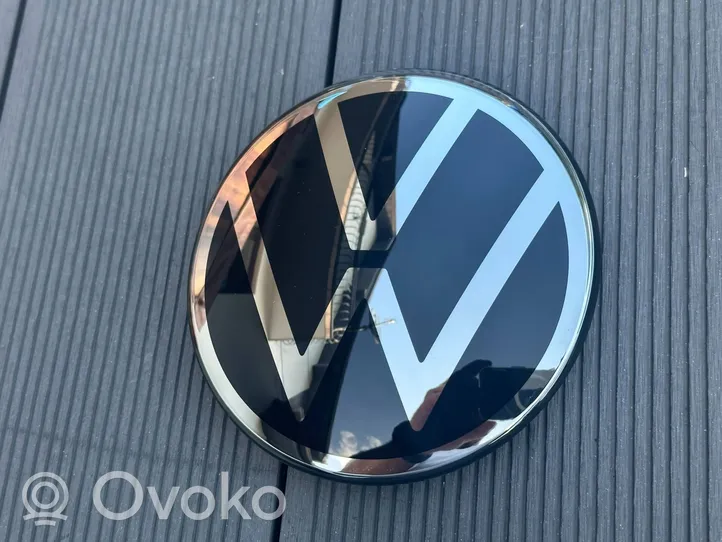 Volkswagen Golf VIII Mostrina con logo/emblema della casa automobilistica 5H0853601M