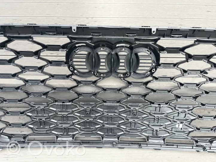 Audi Q3 F3 Grille calandre supérieure de pare-chocs avant 83F853651