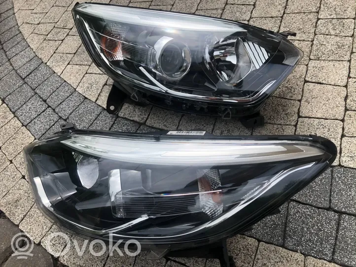 Renault Captur Lampy przednie / Komplet 260603859R