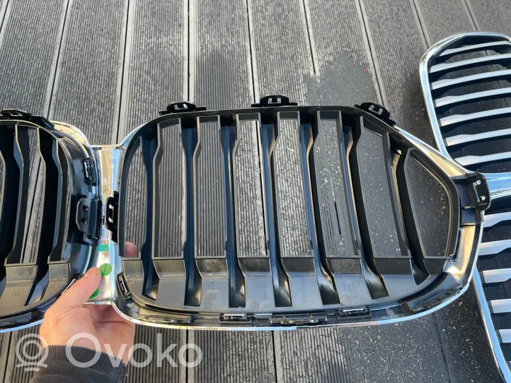 BMW X1 F48 F49 Atrapa chłodnicy / Grill 8493450