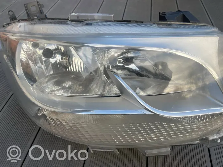 Mercedes-Benz Sprinter W907 W910 Lampa przednia A9109060100