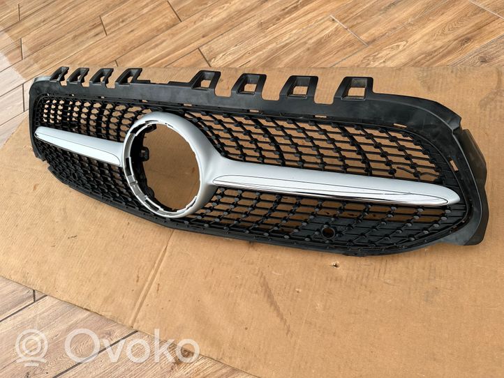 Mercedes-Benz A W177 Grille calandre supérieure de pare-chocs avant A1778880200