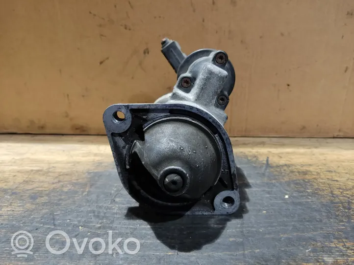 Toyota Avensis T220 Starter motor 0001110132