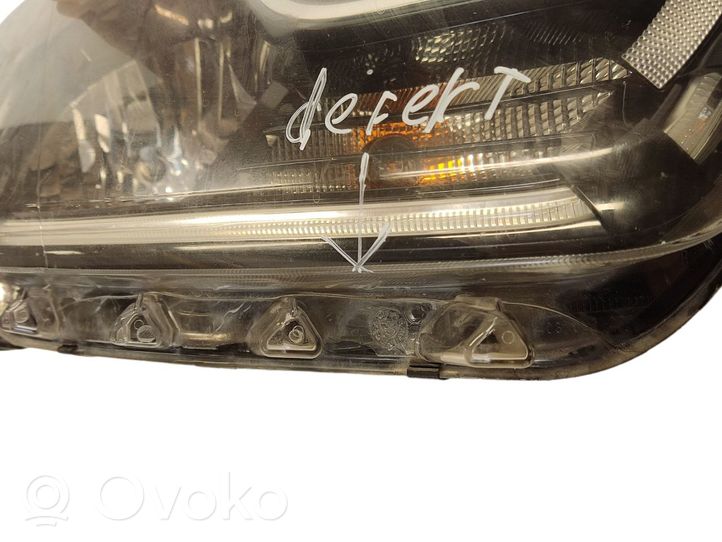 Dacia Duster Lampa przednia 260101133R