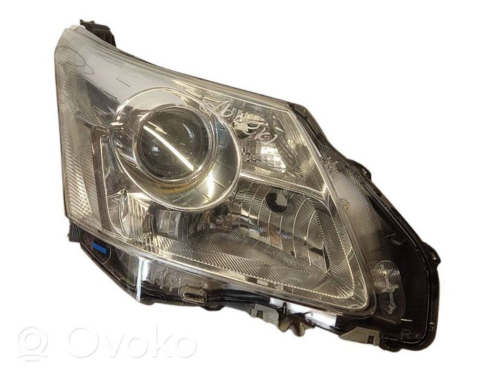 Toyota Avensis T270 Phare frontale  8112605310