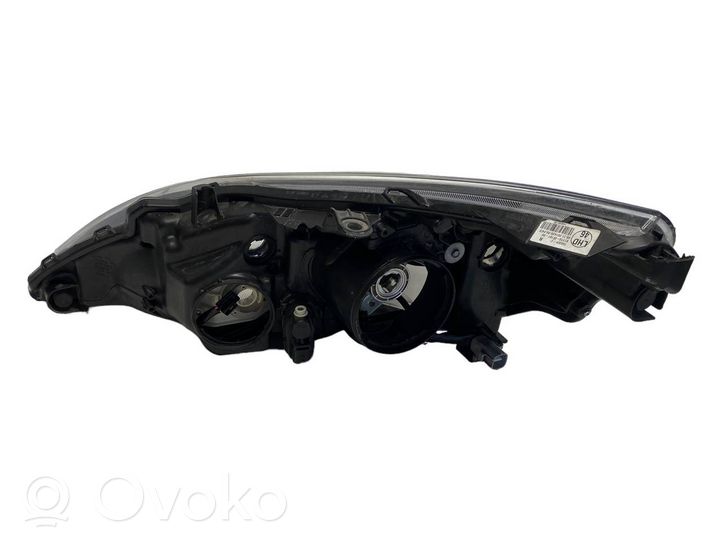 Toyota Verso Headlight/headlamp 811100F16100