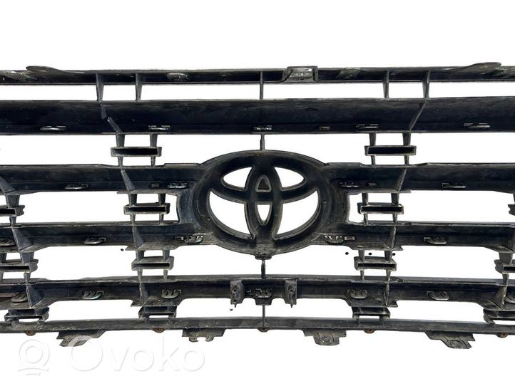 Toyota Land Cruiser (J200) Grotelės viršutinės 5311460050