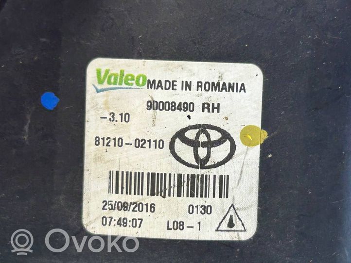 Toyota Yaris Światło przeciwmgłowe przednie 8121002110