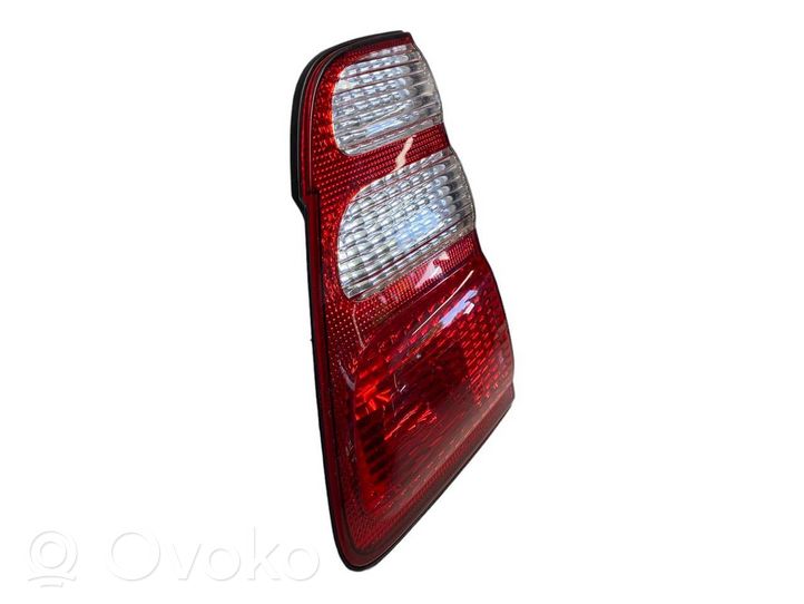 Toyota Land Cruiser (J100) Lampy tylnej klapy bagażnika 8158060070