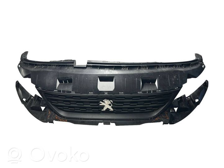 Peugeot Partner Maskownica / Grill / Atrapa górna chłodnicy 9818281980