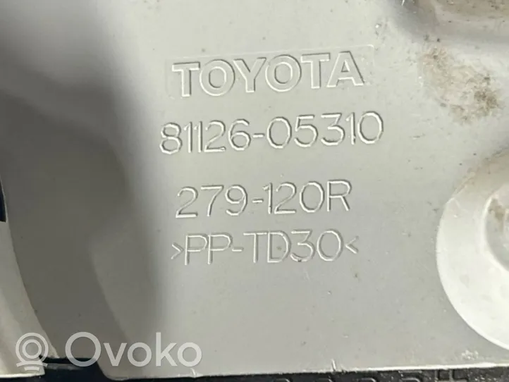 Toyota Avensis T270 Etu-/Ajovalo 8112605310