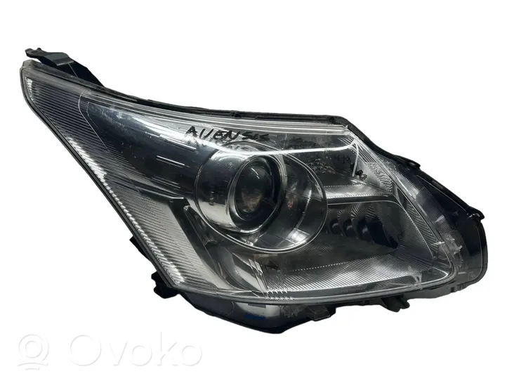 Toyota Avensis T270 Lampa przednia 8112605310