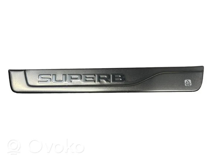 Skoda Superb B8 (3V) Takaoven kynnyksen suojalista 3V0853558P