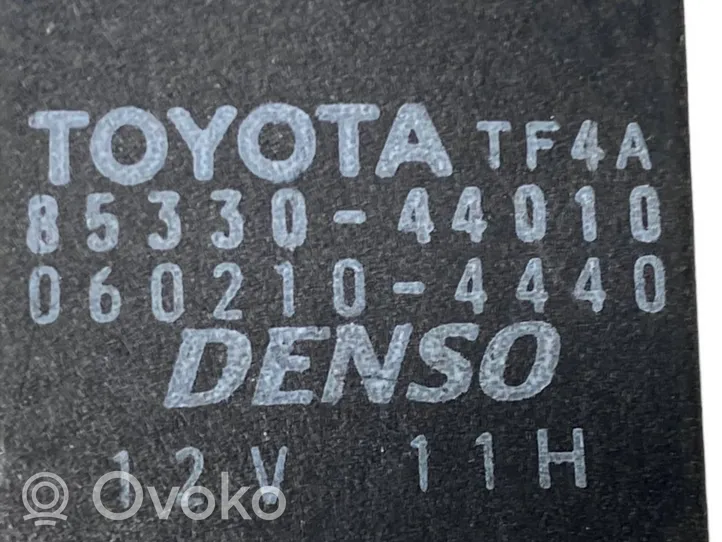 Toyota Corolla E120 E130 Langų skysčio siurbliukas (stiklų) 8533044010