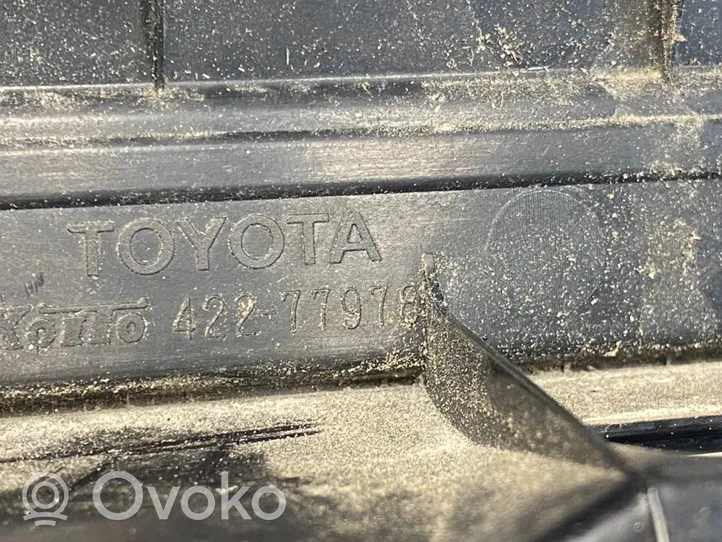 Toyota Previa (XR30, XR40) II Listwa oświetlenie tylnej tablicy rejestracyjnej 42277978