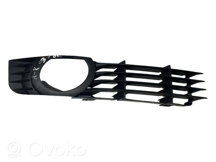 Audi A8 S8 D5 Grille inférieure de pare-chocs avant 4E0807682D