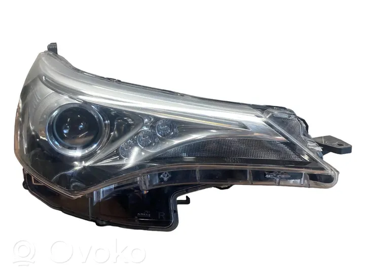 Toyota Avensis T270 Lampa przednia 8115002200