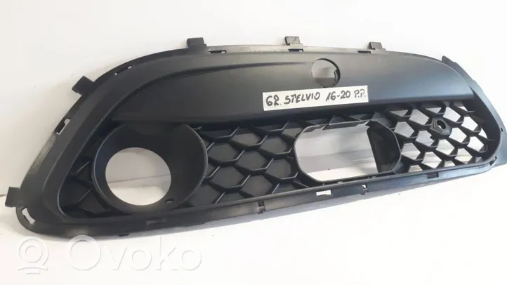 Alfa Romeo Stelvio Etupuskurin alempi jäähdytinsäleikkö 156114914