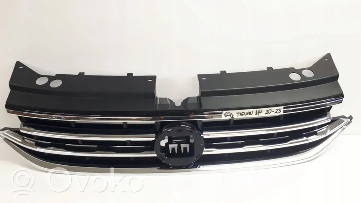 Volkswagen Tiguan Griglia superiore del radiatore paraurti anteriore 5NA853651BE