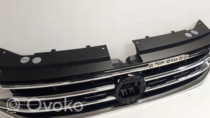 Volkswagen Tiguan Maskownica / Grill / Atrapa górna chłodnicy 5NA853651AC