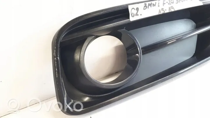 BMW 1 F20 F21 Pretmiglas luktura dekoratīvais režģis 10833610