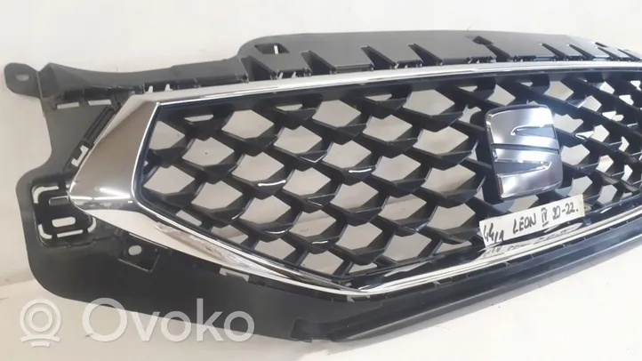 Seat Leon IV Maskownica / Grill / Atrapa górna chłodnicy 5FA853651