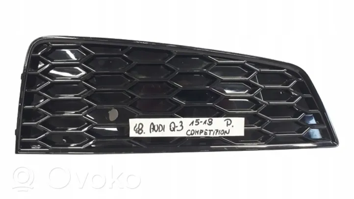 Audi Q3 8U Mascherina inferiore del paraurti anteriore 8U0807682