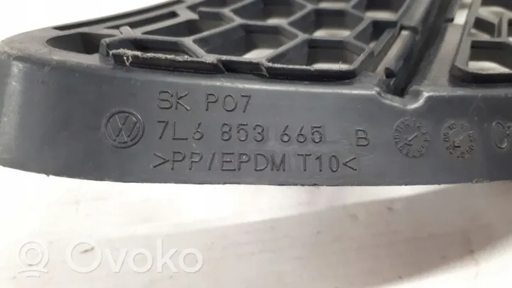 Volkswagen Touareg I Grille inférieure de pare-chocs avant 7L6853665