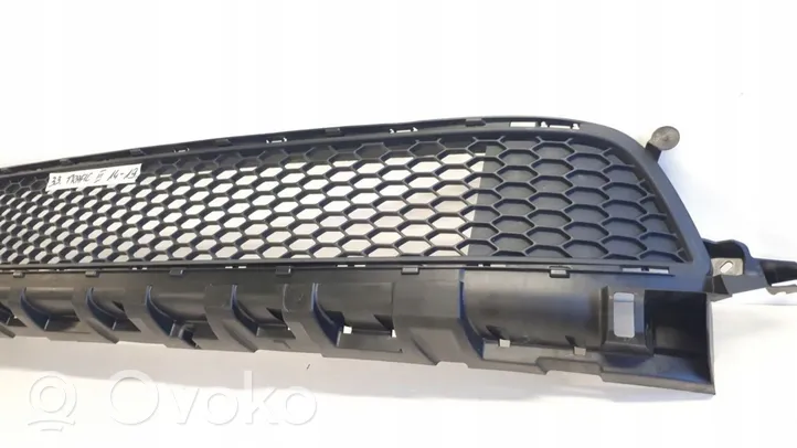 Renault Trafic III (X82) Front bumper lower grill 