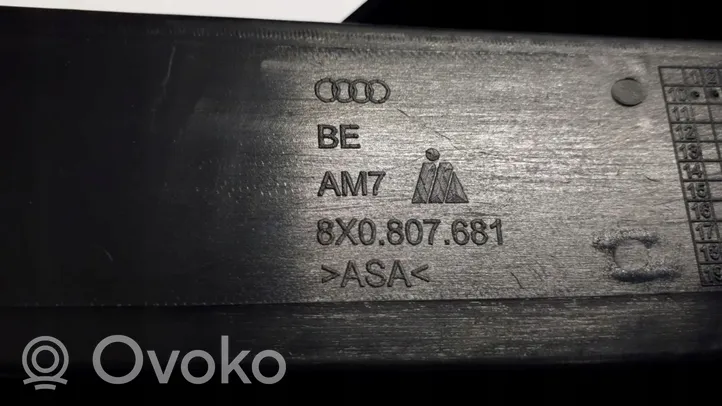 Audi A1 Grotelės apatinės (trijų dalių) 8X0807681