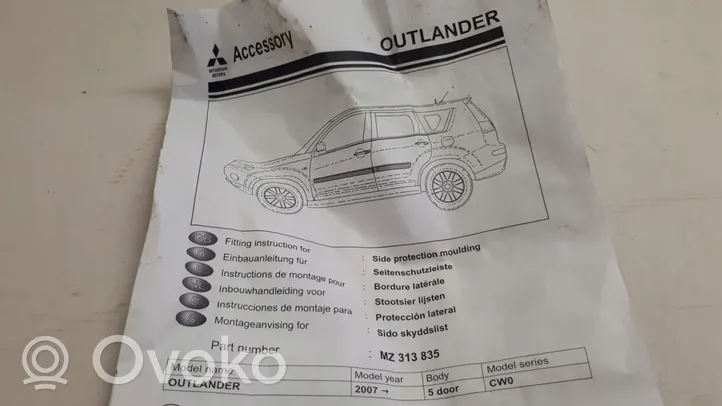 Mitsubishi Outlander Oviverhoilusarja 